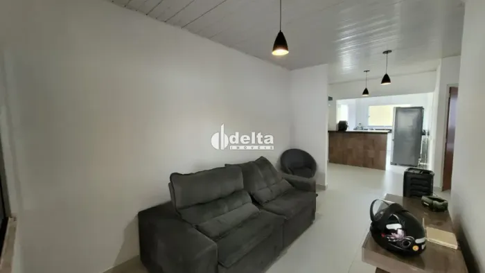 Casa residencial disponível para venda no bairro Loteamento Residencial Pequis em Uberlând