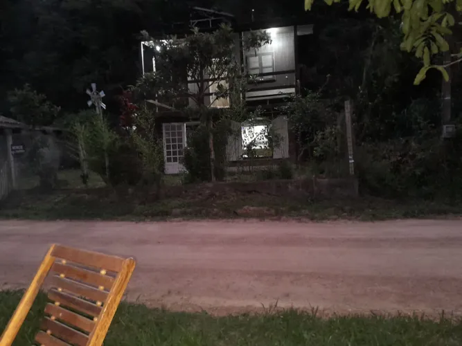 Seu refúgio na beira da lagoa espera por voce!
