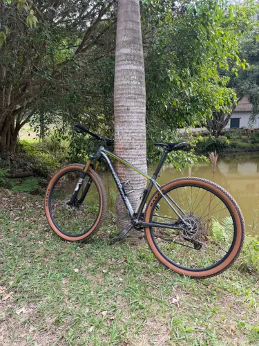 Bicicleta Specialized Aro 29 - Suspensão FOX