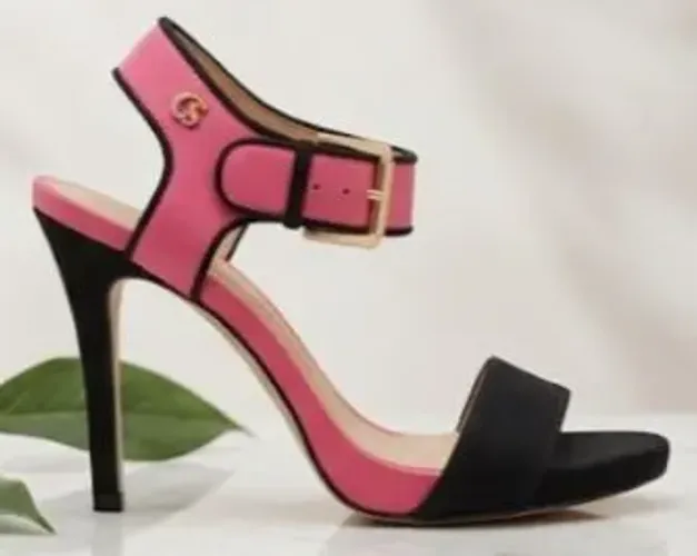 Carmen Steffens 35 s(alto 10 centímetros fino)
