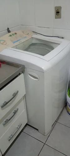 Máquina Eletrolux para arrumar 