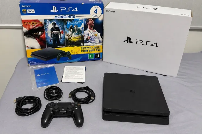 PlayStation 4 500GB - Completo, impecável e com caixa original