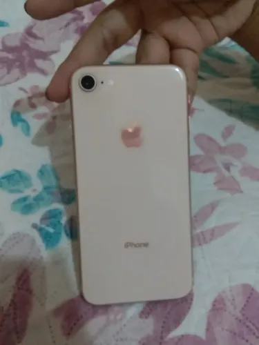 iPhone 8 64gb gold em perfeito estado.