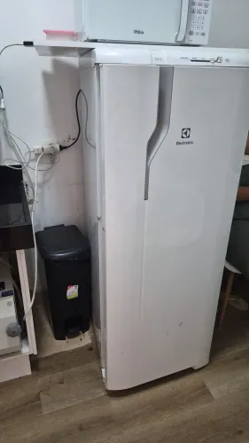 Geladeira 1 porta Electrolux, frete por conta do comprador!!