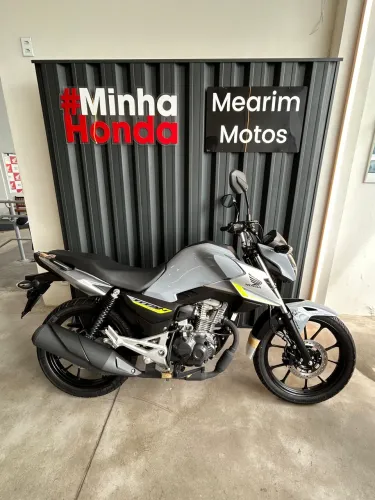 Pego moto de leilão