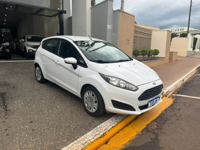 Ford Fiesta 1.5 16V Flex Mec. 5P 2015