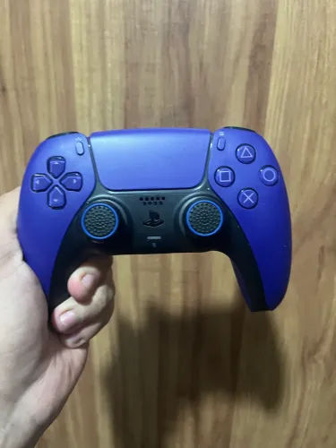 Controle de PlayStation 5 roxo