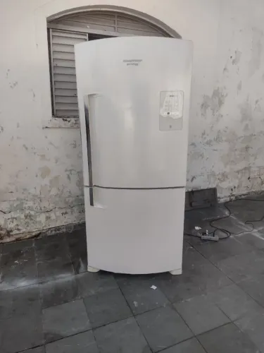 Geladeira Brastemp Frost Free inverse maxi (586 litros) 127 volts. Funcionando tudo