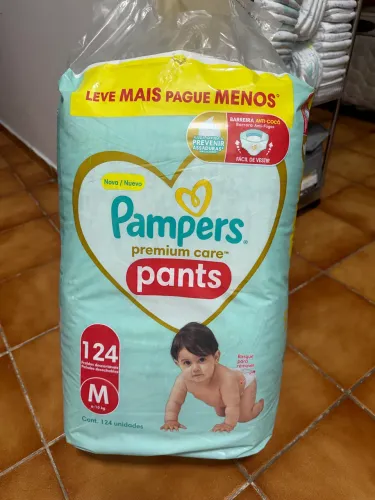 Fralda pampers premium care M 124 unidades