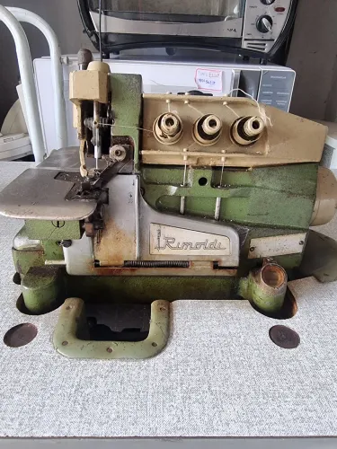 Maquina Overlock Industrial - Rimoldi