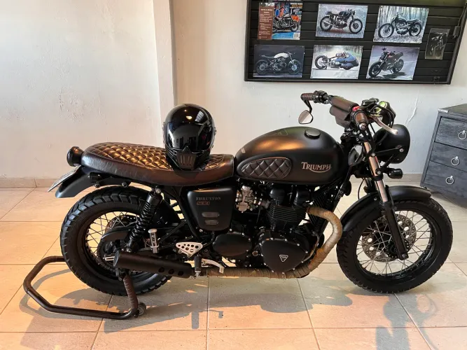 Triumph Thruxton 900