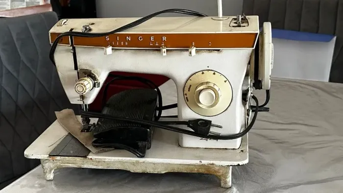 Maquina de Costura Singer