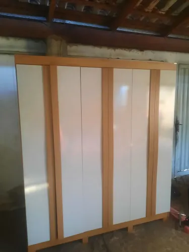 Vendo guarda roupa de 6 portas semi novo