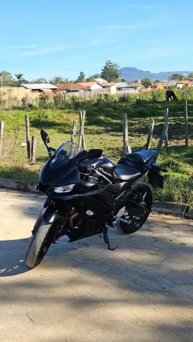 Yamaha YZF-R3 2024/2025 - Revisada, muito nova e bem cuidada