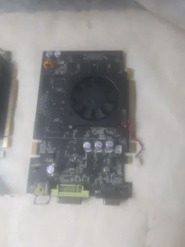 lote de placa de video com defeito
