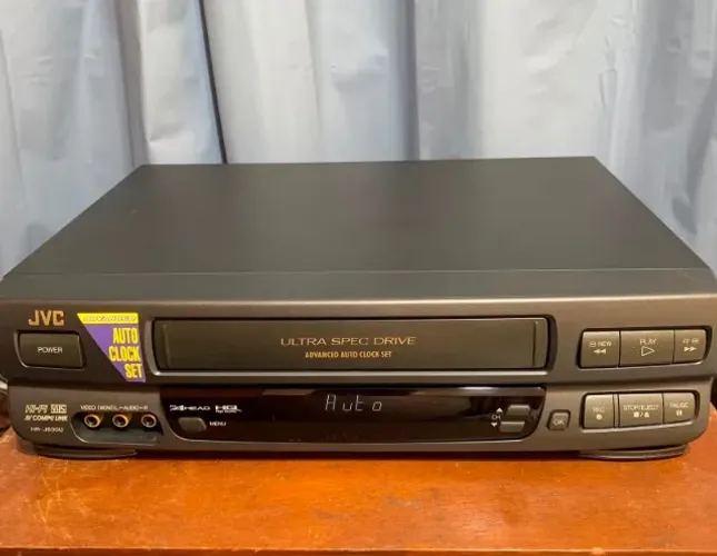 Vídeocassete JVC - HR J630U - Controle Remoto Original