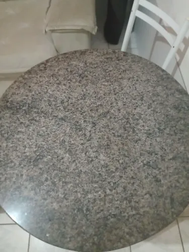 Mesa?Redonda de Granito 80?x?80?cm - Pé de Ferro - R$?200 - Cariacica?ES