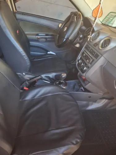 Volkswagen Voyage Comf/highli. 1.6 MI T.flex 8V 4P 2011