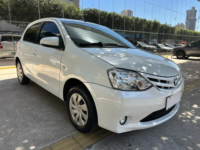 Toyota Etios XS 1.5 Flex 16V 5P Mec. 2015