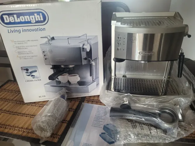 Cafeteira expresso Delonghi EC 700