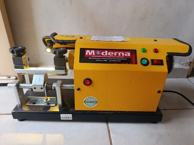 Máquina copiadora de chave nunca foi usada nova no plástico