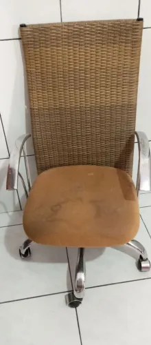 Cadeira para escritório, giratória