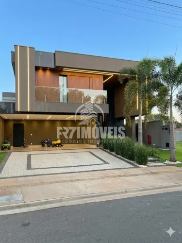 Sobrado porteira fechada no Condomínio Residencial Villagio Toscana em Goiânia, com 4 suít