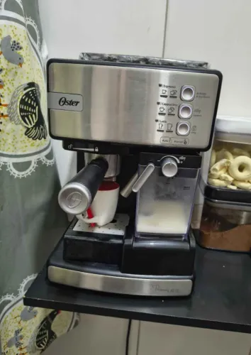 Máquina de café cafeteira oster primalatte 