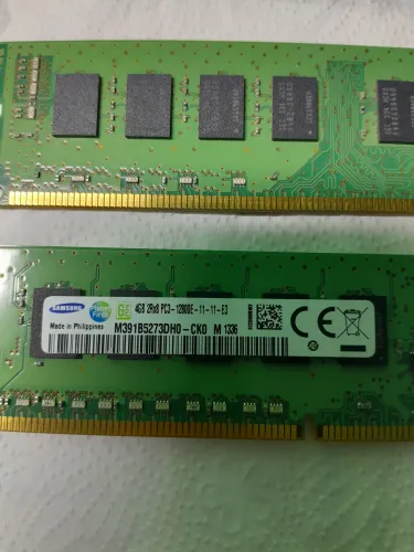 2 Memória Ram ddr3 cada uma com 4gb 