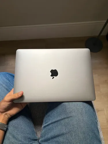 MacBook Air M1 8GB 256GB - Estado de Novo