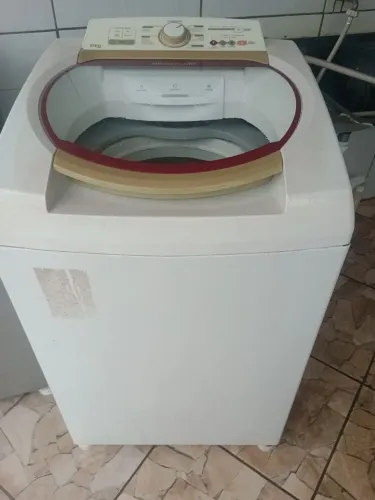 Vendo máquina de lavar roupa funcionando perfeitamente