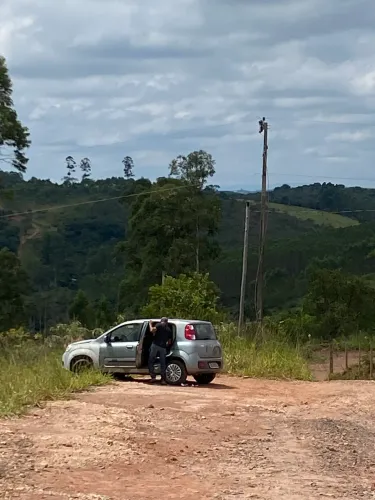 Vendo excelente terreno com vista para ferrovia perto de pesque e pague