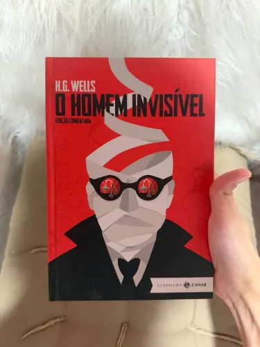 Livro Capa Dura HG WELLS