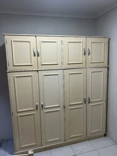 vende se Guarda Roupa de 4 portas