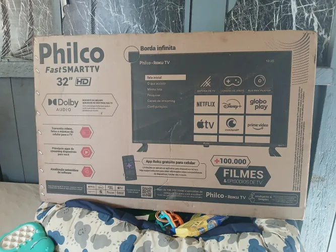 Vendo TV 32 polegadas na caixa motivo viagem