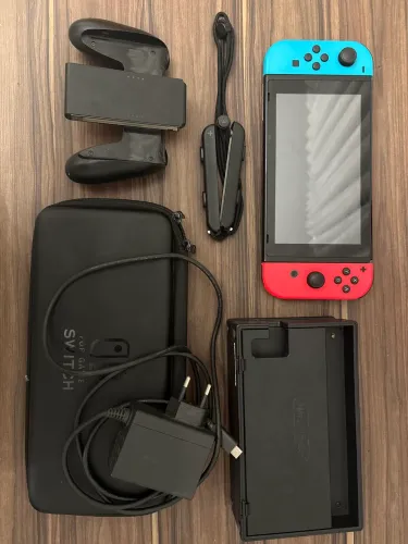 Nintendo Switch Normal Completo + Joy-Cons + Dock + Acessórios