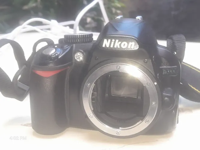 Nikon D3100 Só o corpo , 400 reais com carregador