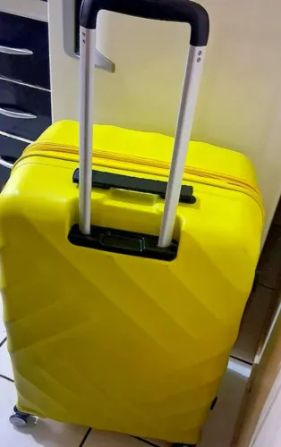 Mala de Viagem Grande Rígida semi-nova 