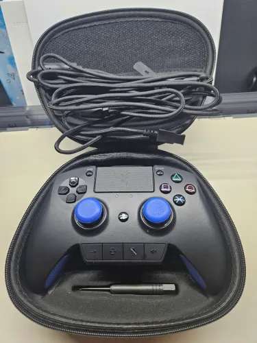 Vendo controle PC e PS4 razer raiju