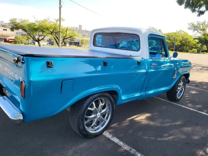 Chevrolet C-10 2.5/4.1 1975