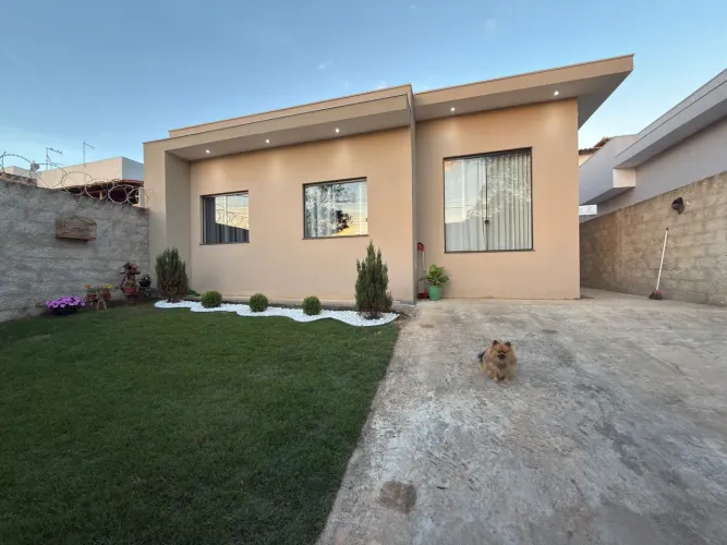 Vendo casa em IGARAPE -MG