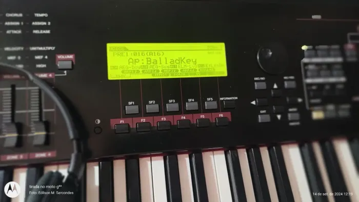 Stage piano 90Es Yamaha - vendendo 