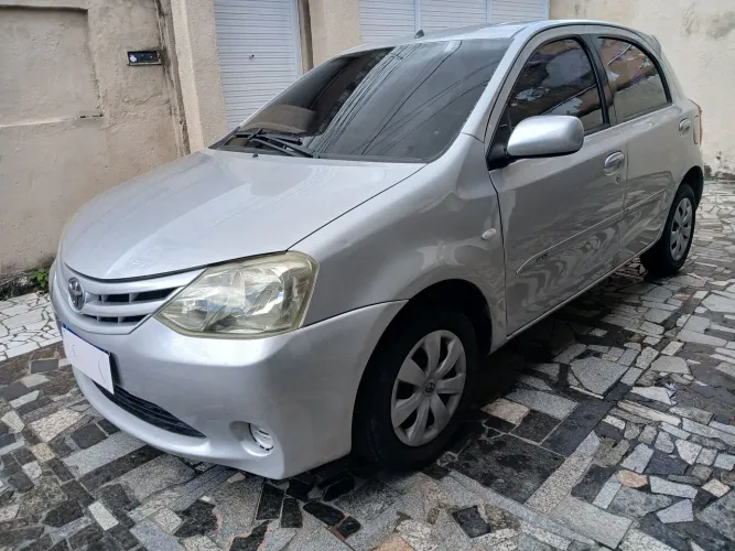 Toyota Etios XS 1.3 Flex 16V 5P Mec. 2013