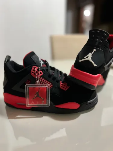 TÊNIS AIR JORDAN 4