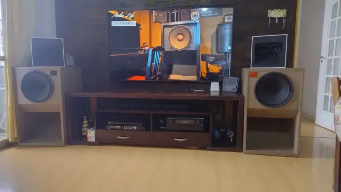 Caixas acústica modelo Jbl 4530 sub Woofer 15 Pol 250 watts falante Eminece americano