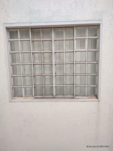 Vende portal com vidros em excelente condição
