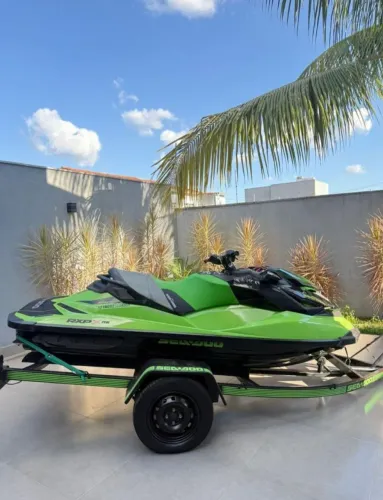 Jet ski sea doo rpx 300