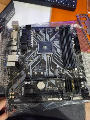 Placa mãe b450m gigabyte