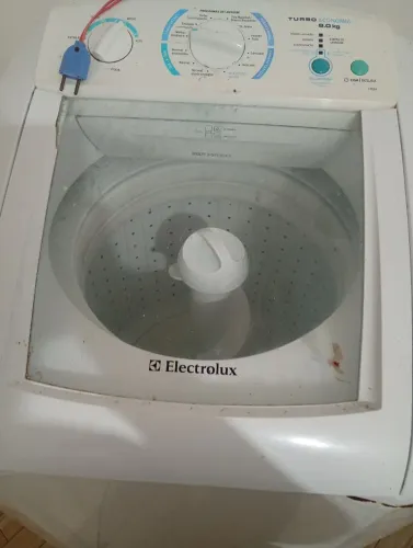 Vendo uma máquina de lavar roupa Electrolux