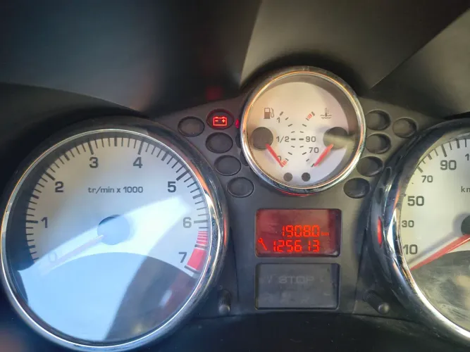 Peugeot 207 XR 1.4 Flex 8V 5P 2013